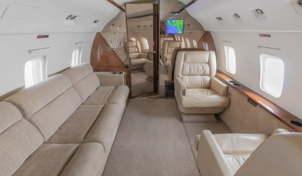 Bombardier - Challenger 601 - Private Jet Rentals Near me - Used Private Jets Near me - Exclusive Concierge Club.webp